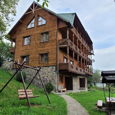 Гуцульська Хата Otel Yaremche Dış mekan fotoğraf