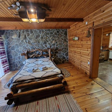 Гуцульська Хата Otel Yaremche Dış mekan fotoğraf