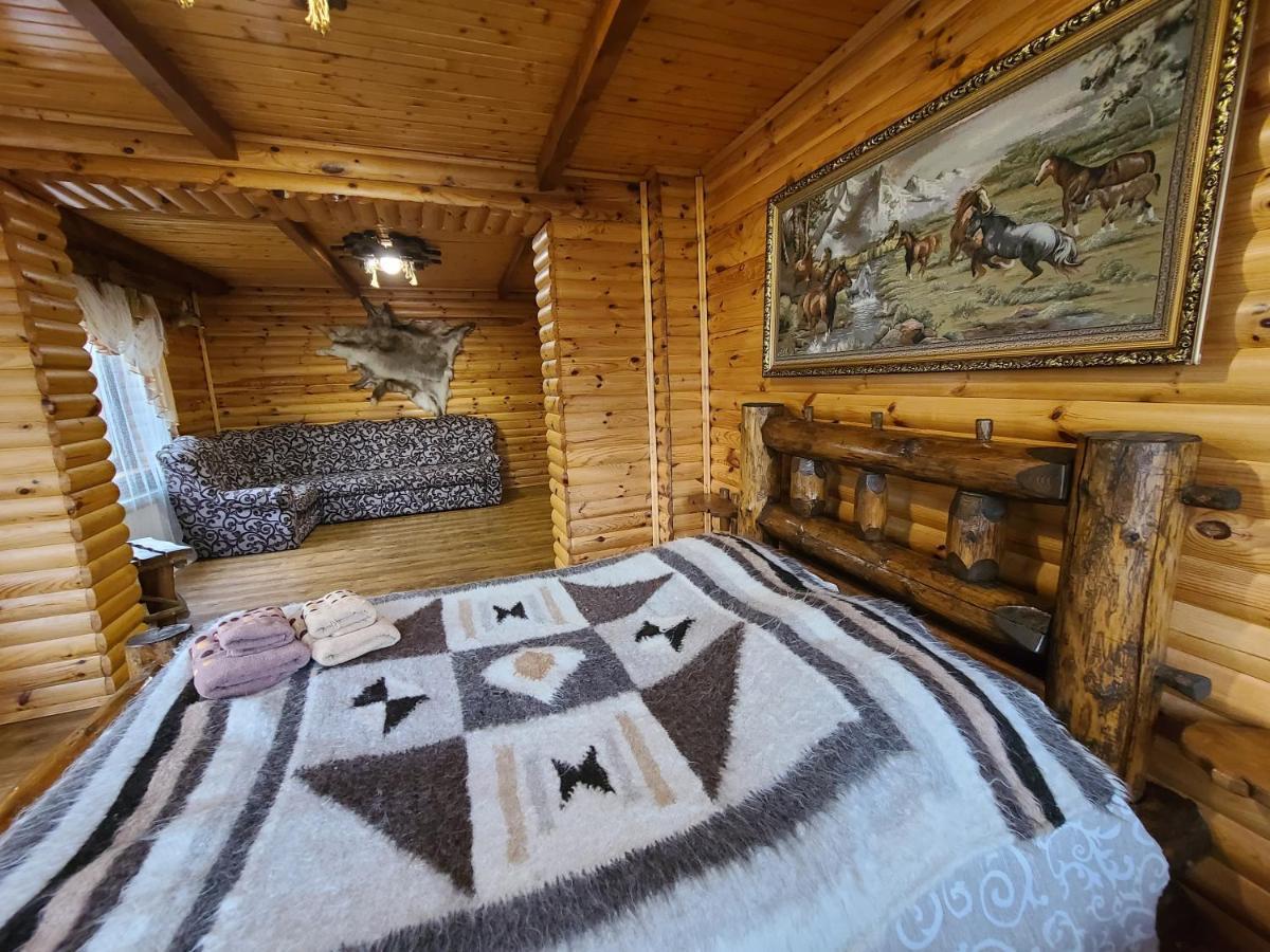 Гуцульська Хата Otel Yaremche Dış mekan fotoğraf