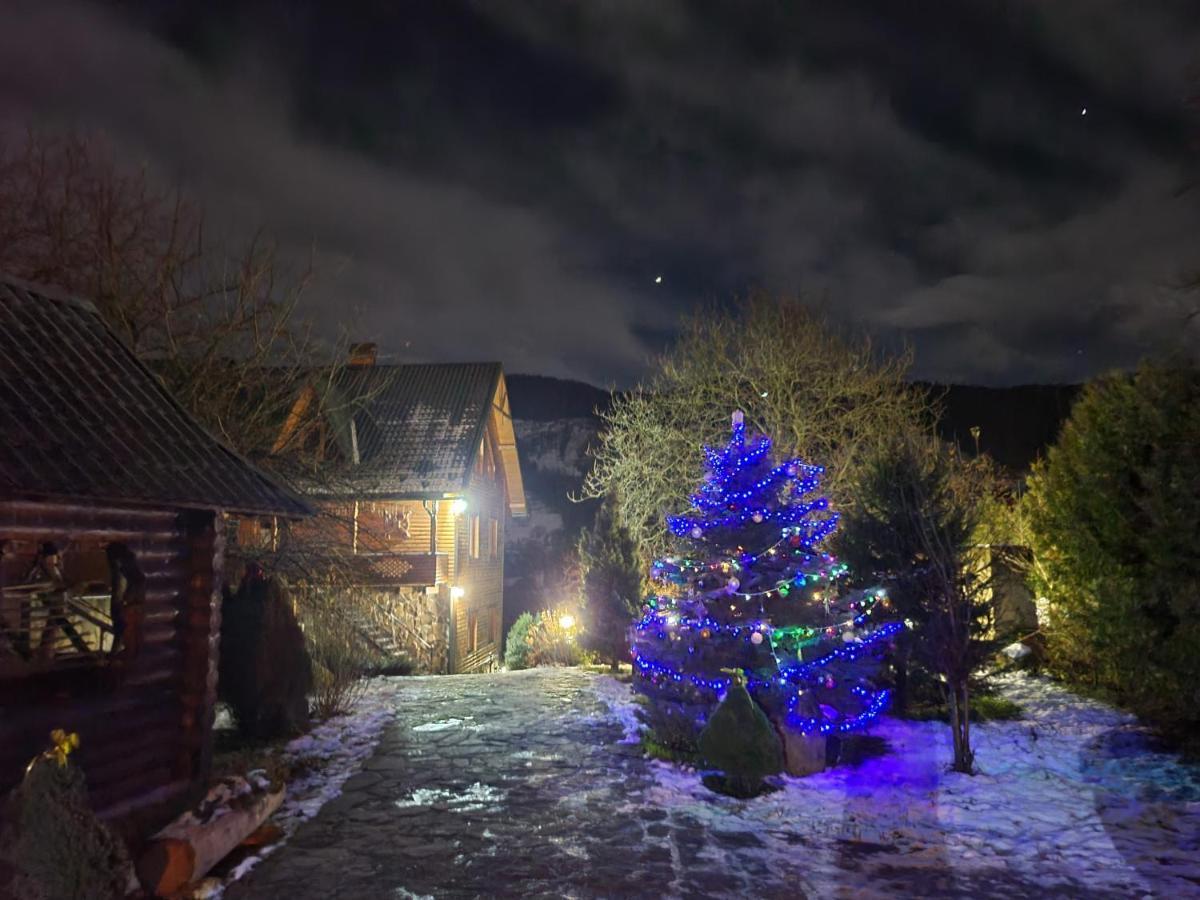 Гуцульська Хата Otel Yaremche Dış mekan fotoğraf