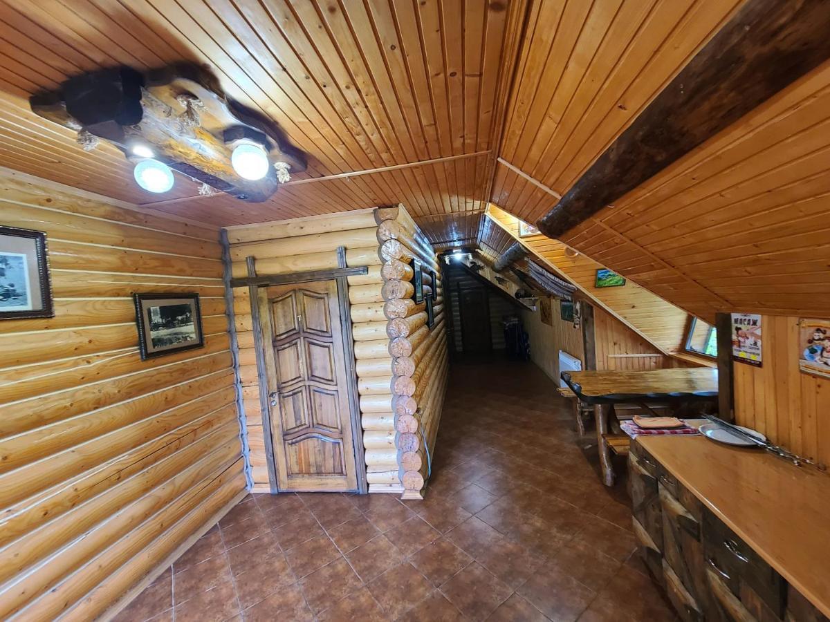 Гуцульська Хата Otel Yaremche Dış mekan fotoğraf