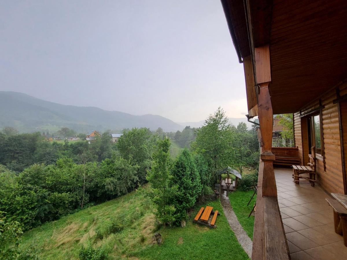Гуцульська Хата Otel Yaremche Dış mekan fotoğraf