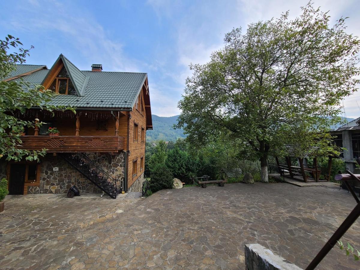 Гуцульська Хата Otel Yaremche Dış mekan fotoğraf