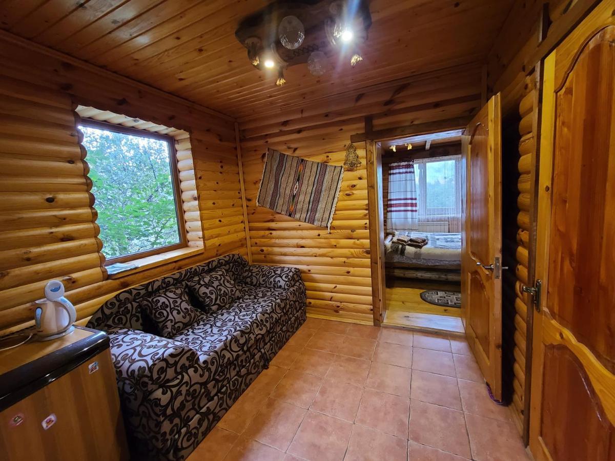 Гуцульська Хата Otel Yaremche Dış mekan fotoğraf