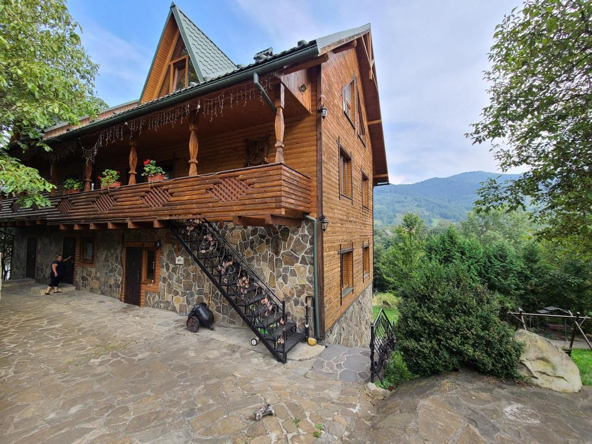 Гуцульська Хата Otel Yaremche Dış mekan fotoğraf