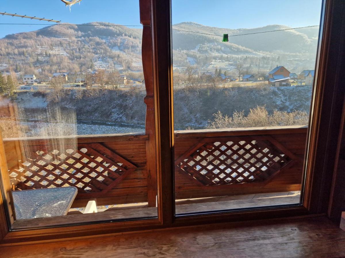 Гуцульська Хата Otel Yaremche Dış mekan fotoğraf