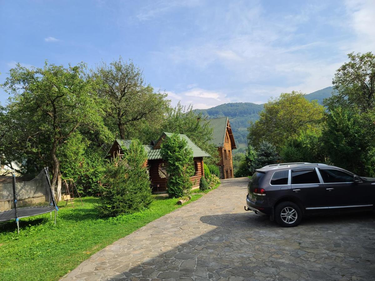 Гуцульська Хата Otel Yaremche Dış mekan fotoğraf