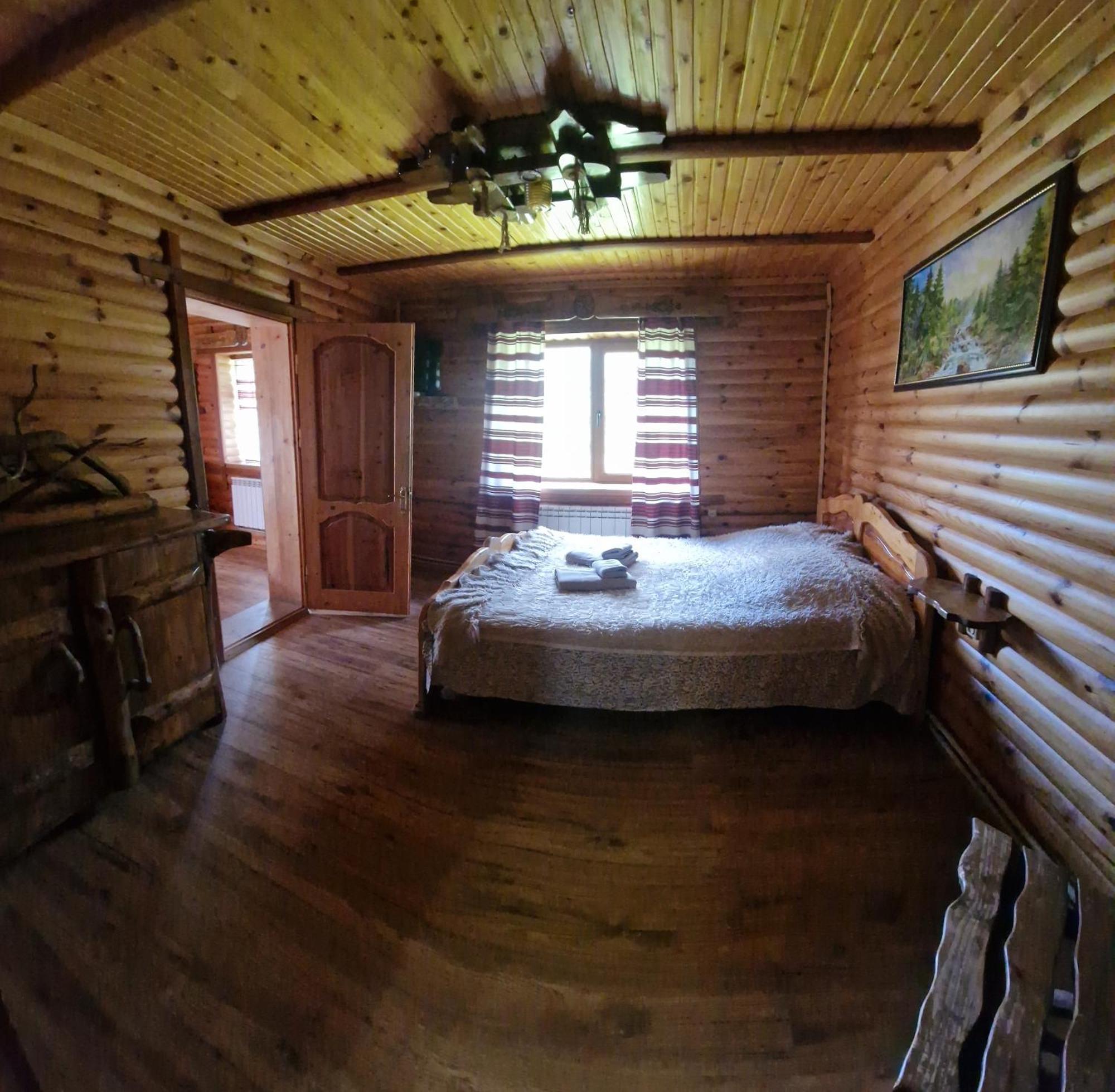 Гуцульська Хата Otel Yaremche Dış mekan fotoğraf