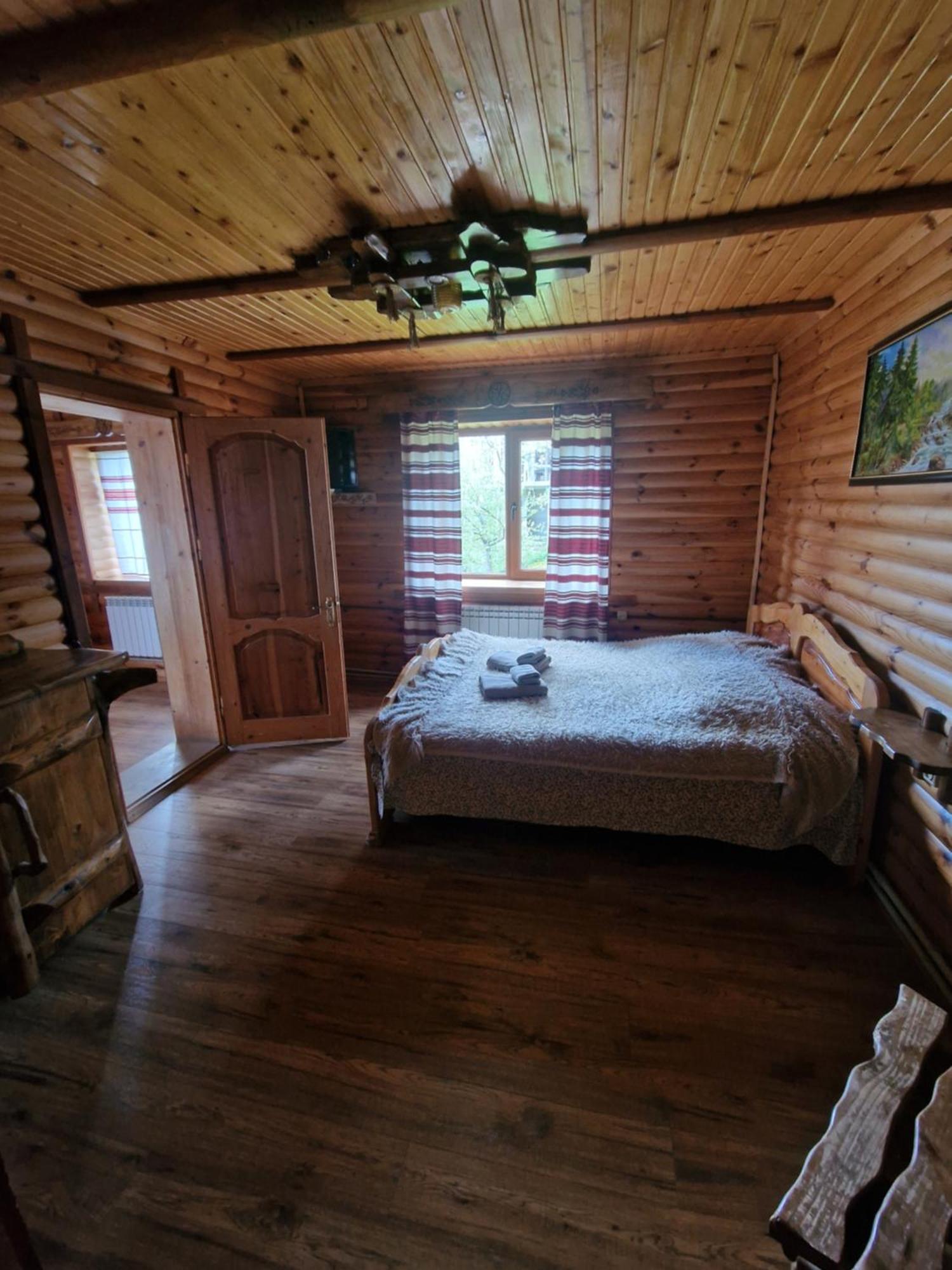 Гуцульська Хата Otel Yaremche Dış mekan fotoğraf