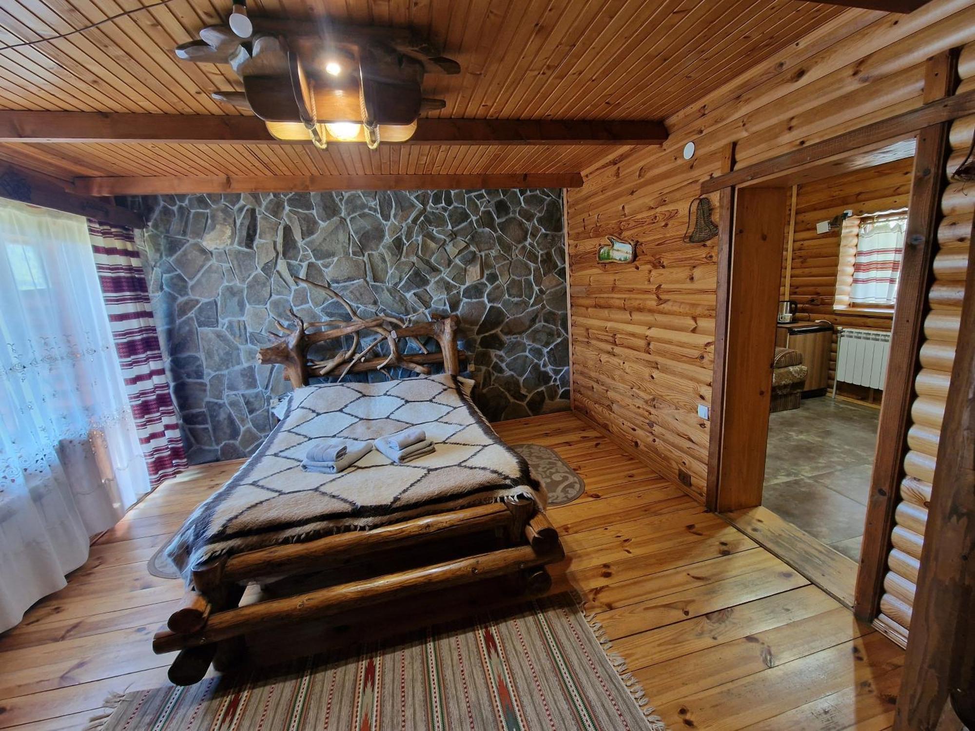 Гуцульська Хата Otel Yaremche Dış mekan fotoğraf
