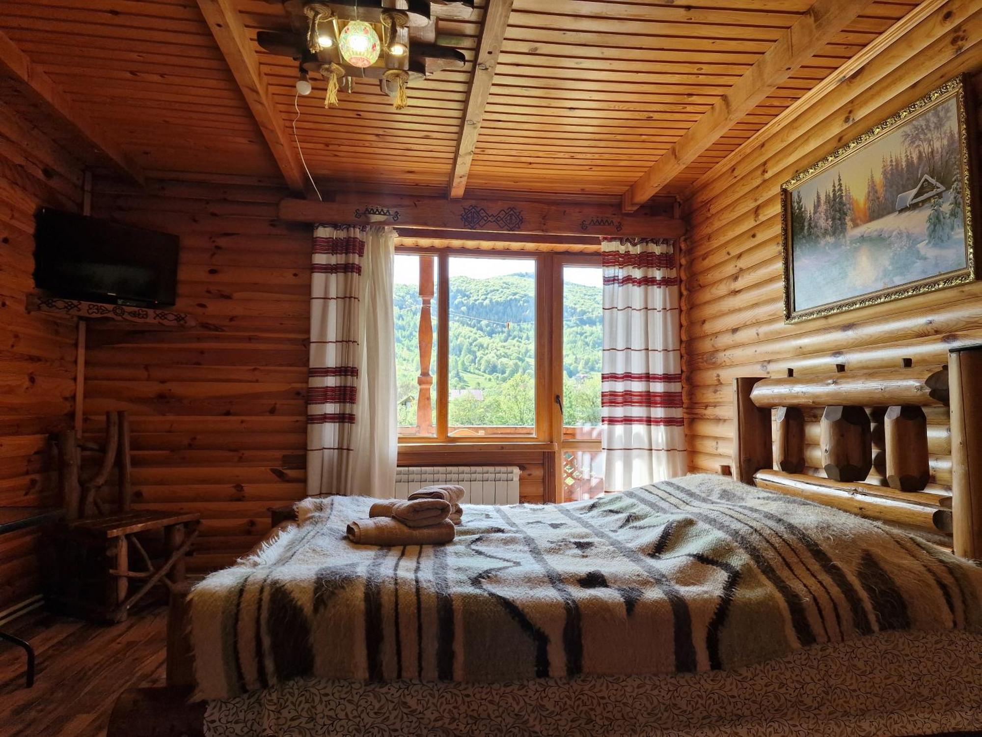 Гуцульська Хата Otel Yaremche Dış mekan fotoğraf