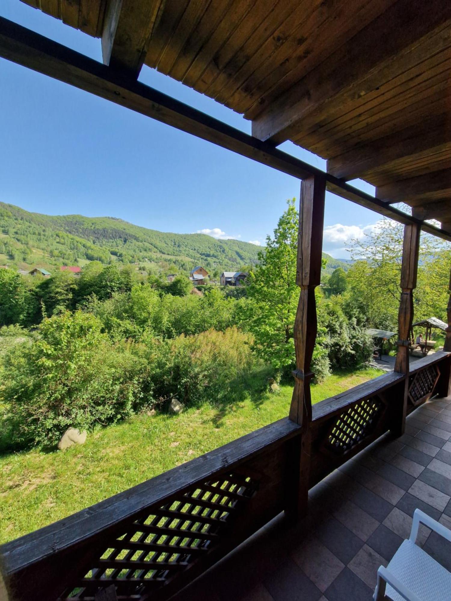 Гуцульська Хата Otel Yaremche Dış mekan fotoğraf